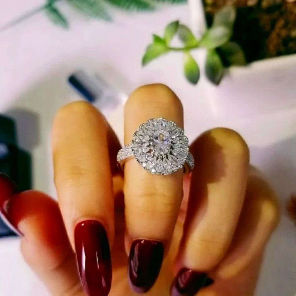 STERLING SILVER DIAMOND OVAL RING - SIZE 7